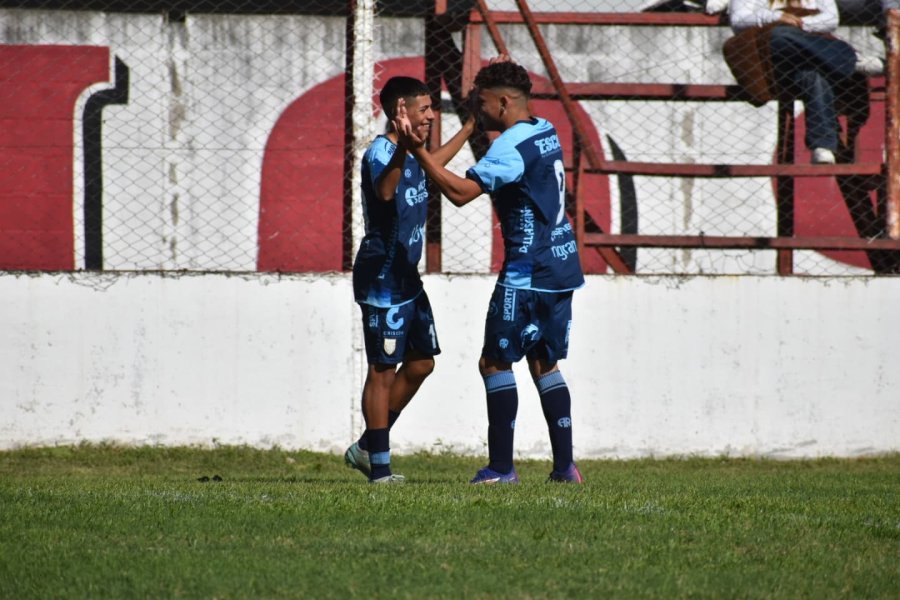 LLEGO A LO MAS ALTO. Con el triunfo ante Florida en cancha de Ferro, Atlético es uno de los punteeros.