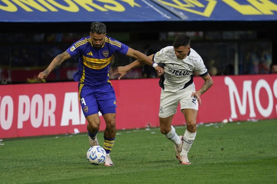 EL XENEIZE Y EL ROJO SE MIDEN HOY EN LA BOMBONERA