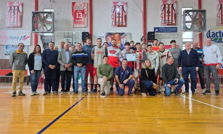 En Suardi, legisladores, autoridades y beneficiados.