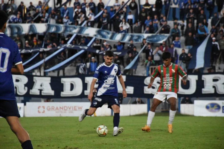 IRA A VISITAR UN LIDER. Ben Hur jugará el lunes en San Francisco.