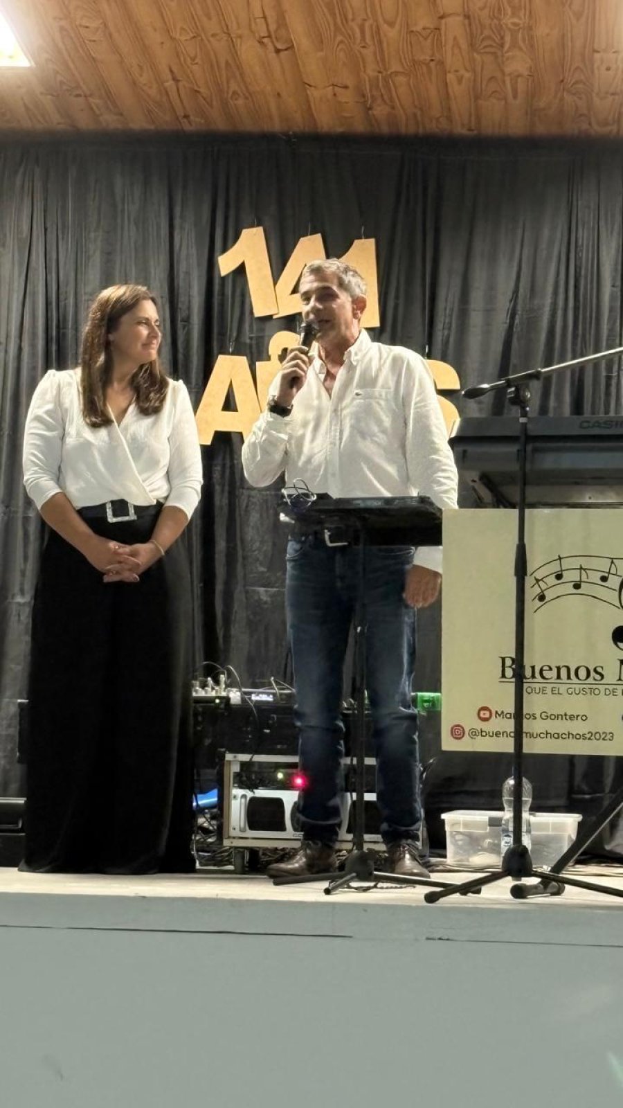 María Florencia Celis y Sebastián Ballina durante el segmento protocolar del encuentro.
