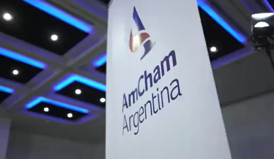 Duro discurso de AmCham en el inicio del Summit 2025.