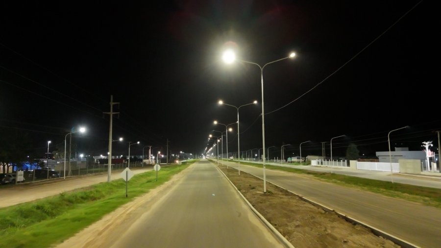 RECAMBIO DE LUCES. Las nuevas luminarias led que reemplazar&aacute;n a las viejas luces de vapor de sodio y beneficiar&aacute; la ciudad, a los vecinos y el ambiente.