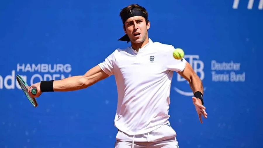 MANTIENE LA ESPERANZA. Etcheverry superó a Ugo Carabelli.