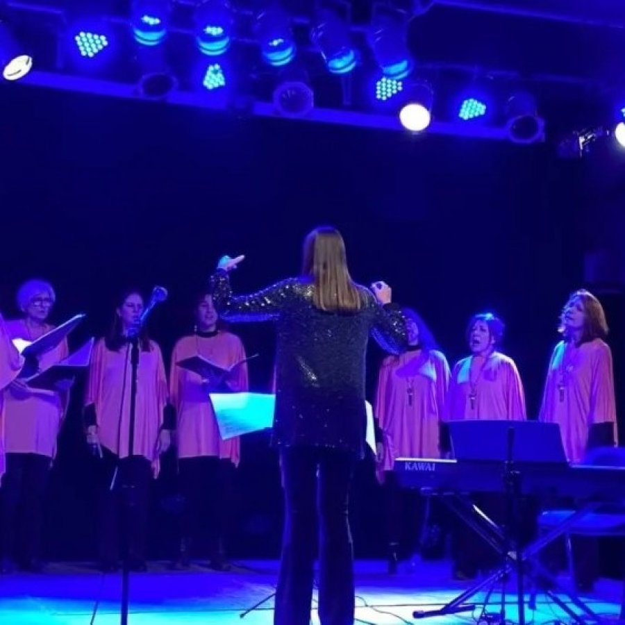 CICLO CORAL. Reúne a los coros locales con la idea de compartir la riqueza y diversidad del canto coral.