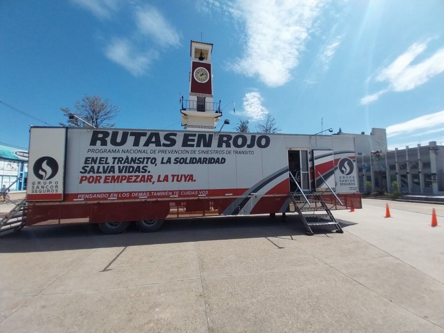 MÓVILES DE EDUCACIÓN VIAL. Se instalan en la vía pública con el objetivo de concientizar sobre la seguridad en el tránsito.