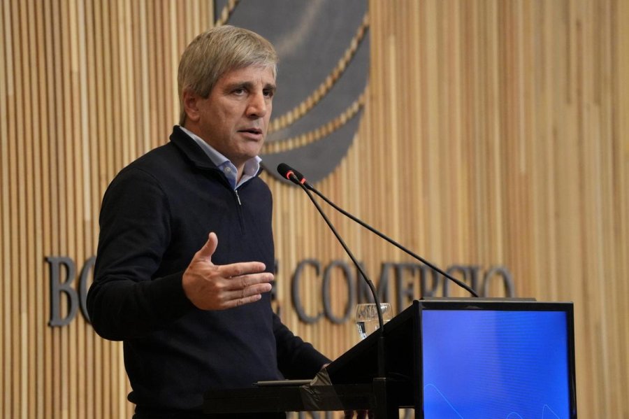 El ministro de Economía habló ante empresarios en la Bolsa de Comercio cordobesa.