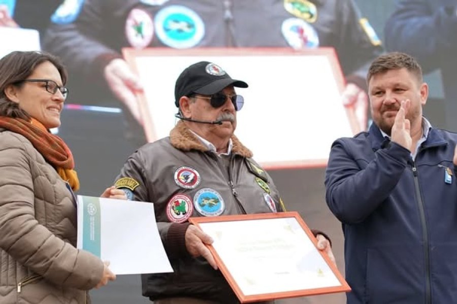 María Eugenia Gamero, Owen Crippa y Pablo Pinotti durante la ceremonia.