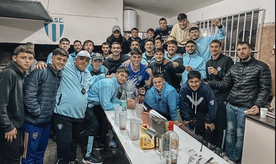 FESTEJO DE SANTA CLARA TRAS GANARLE A TALLERES Y ESTIRAR LA DEFINICIÓN DEL APERTURA