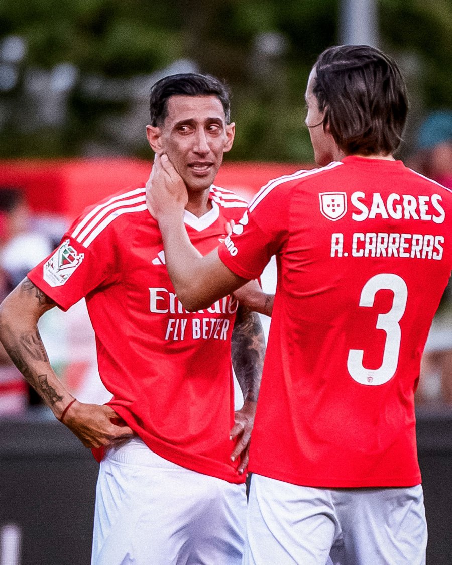 Ángel Di María lloró desconsoladamente en su despedida del Benfica