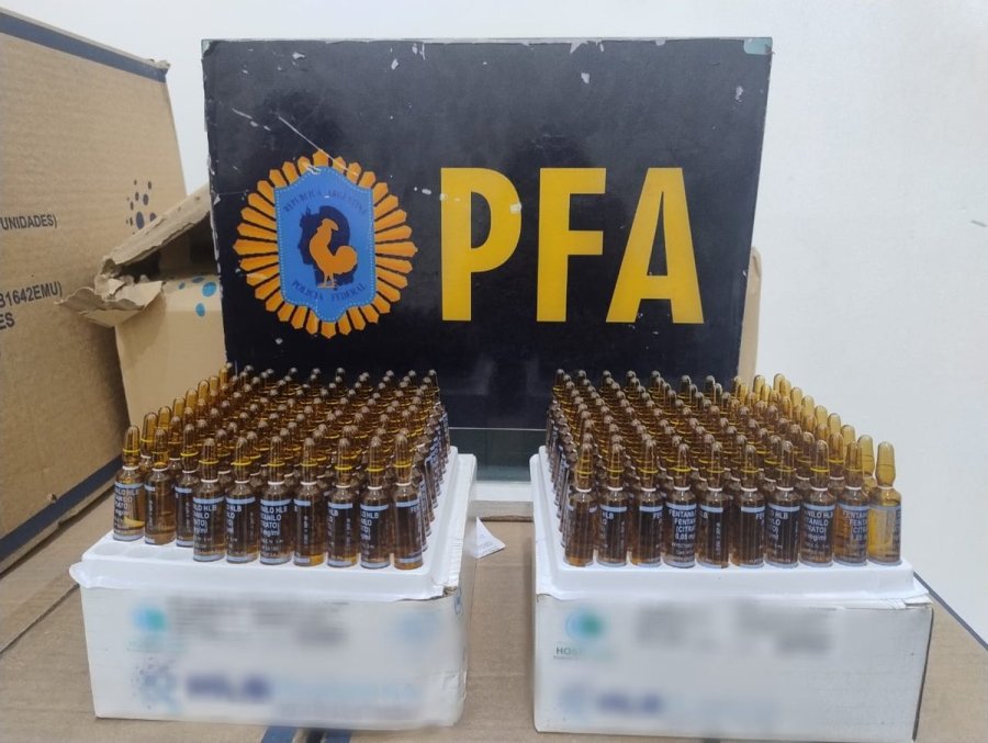 MEDIDA. La Justicia allanó cinco droguerías por el caso del fentanilo contaminado que ya causó la muerte de 33 personas.