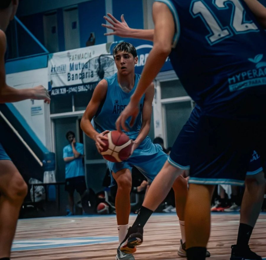 A MEXICO. El juvenil rafaelino en uno de los amistosos con el seleccionado nacional.