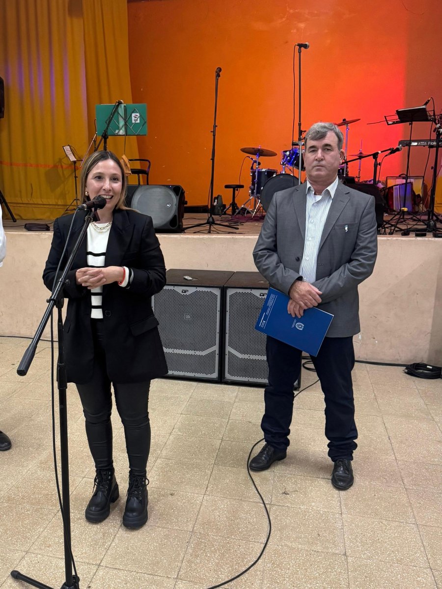 Bárbara Chivallero y Julio Forni durante los festejos del 25.