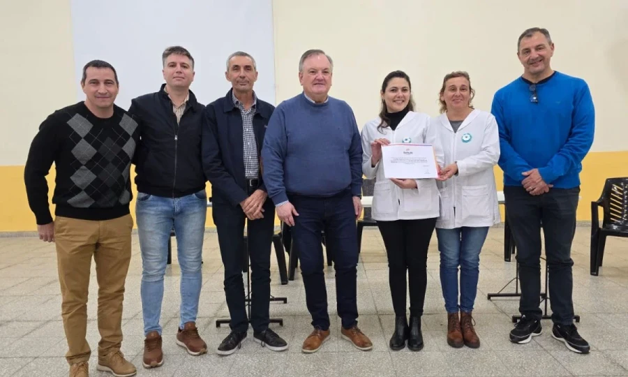 Autoridades y beneficiarios en San Cristóbal.