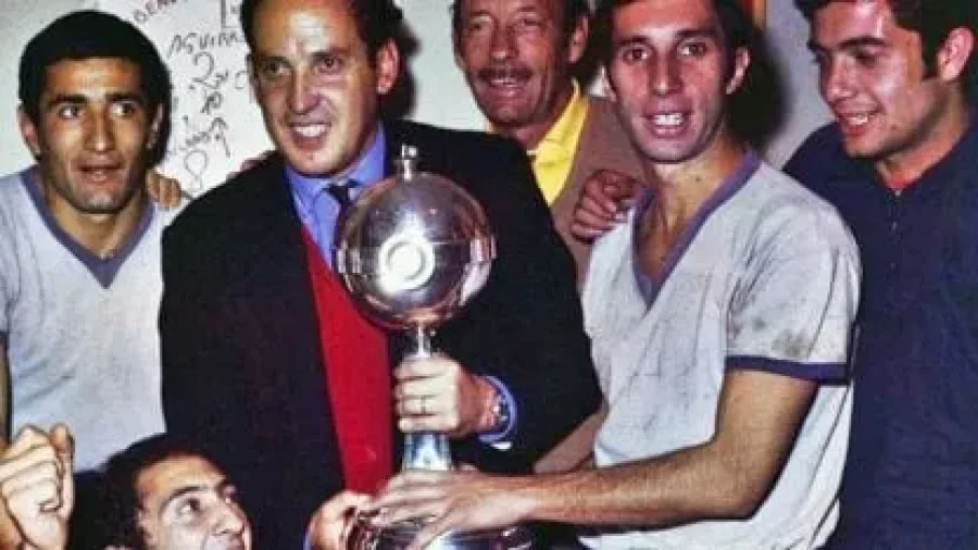 Ver&oacute;n, Zubeld&iacute;a y Bilardo celebrando la Copa Libertadores 1970, obtenida el 27 de mayo de aquel año.
