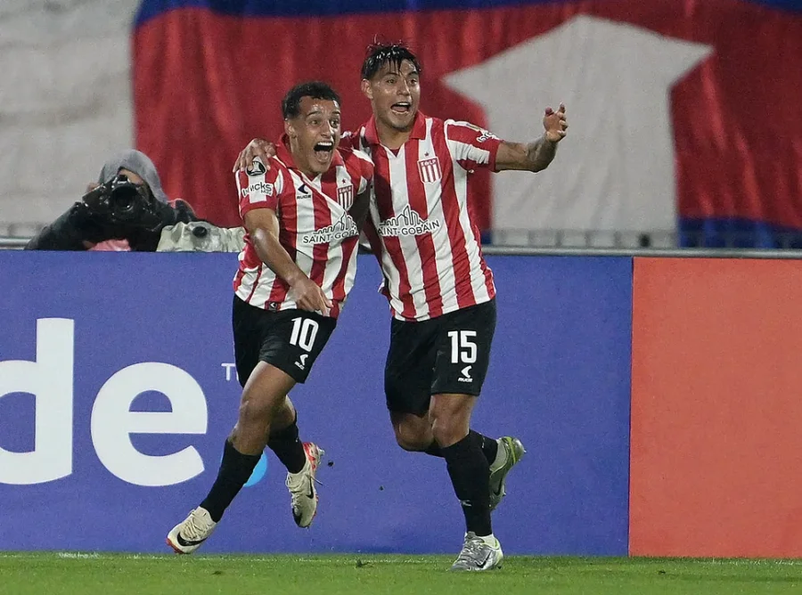 Estudiantes recibe a Carabobo en busca de la clasificación a los octavos de la Copa Libertadores.