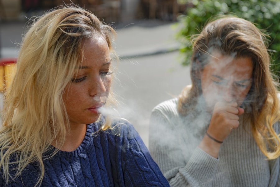 Advierten sobre riesgos del vapeo.