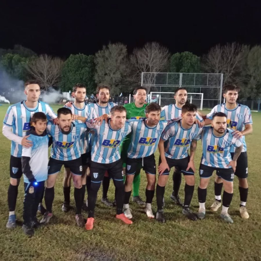 CAMPEON. El equipo santaclarino que obtuvo el primer título del año.
