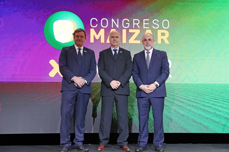 Federico Zerboni, presidente de Maizar, Marcelo McGrech, presidente del Congreso Maizar 2025 y Sergio Iraeta, secretario de Agricultura de la Naci&oacute;n. (MAIZAR)