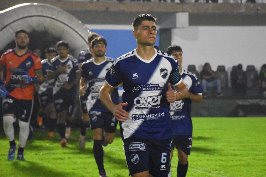 CAPITAN. Leandro Sola se acomod&oacute; de buena manera como segundo marcador central en los dos &uacute;ltimos partidos.