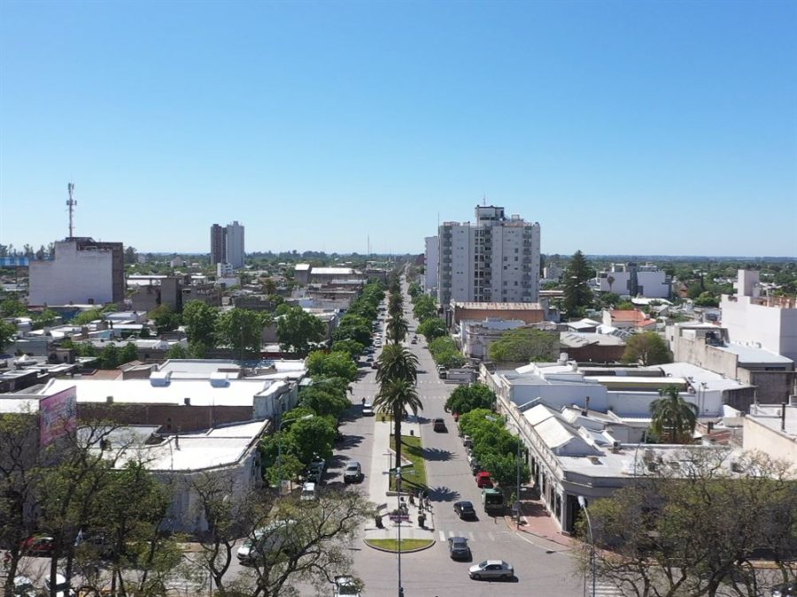 Las veredas de bulevar Santa Fe se encuentran en mal estado y requieren una renovaci&oacute;n total.