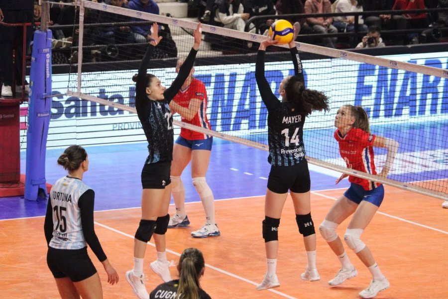 AMISTOSO. Se jugó en el estadio de Newell's Old Boys.