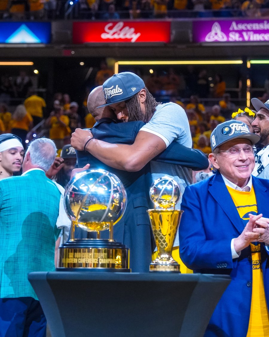 FELICES. Los Pacers en sus festejos.