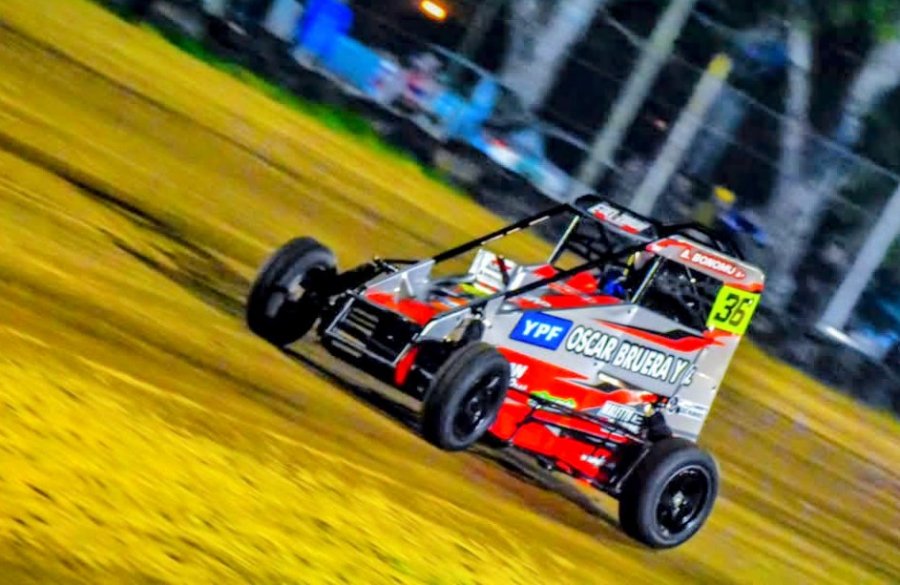 Agust&iacute;n Bonomo gan&oacute; la pen&uacute;ltima fecha en la localidad de Vila.