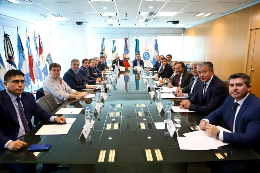 Amplia participaci&oacute;n mostr&oacute; la reuni&oacute;n de gobernadores. (FOTO JUAN VARGAS/NA)