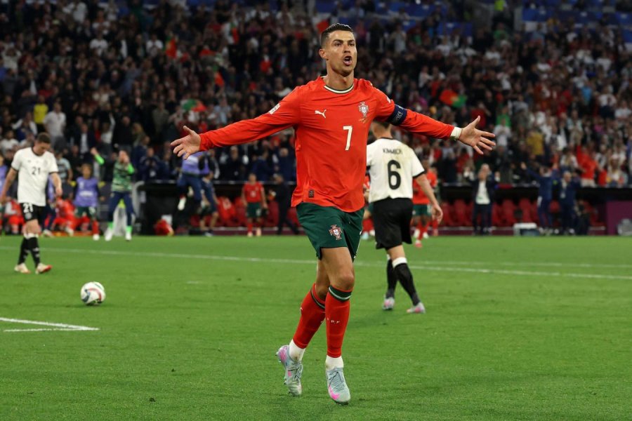 CR7 FESTEJA SU GOL, EL DEL TRIUNFO POR 2-1 PARA PORTUGAL VS ALEMANIA