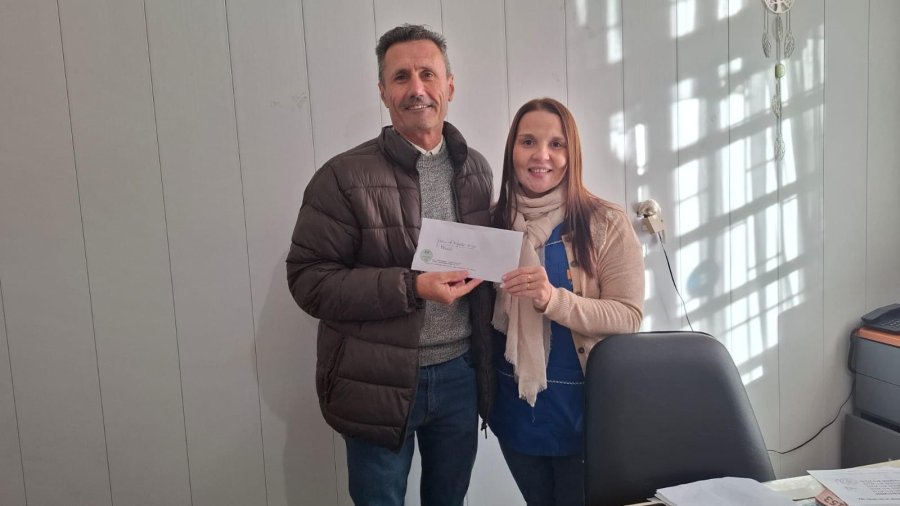 La entrega en uno de los establecimientos.