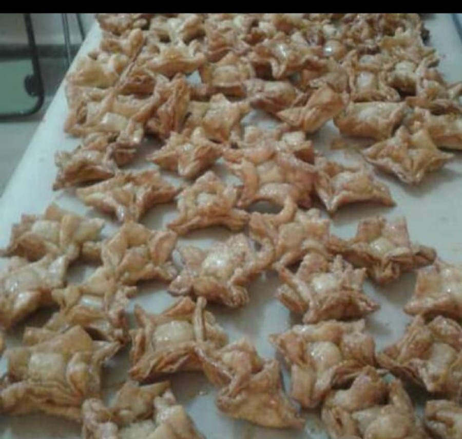 PASTELITOS. Una dulzura solidaria que saborean los sunchalenses.