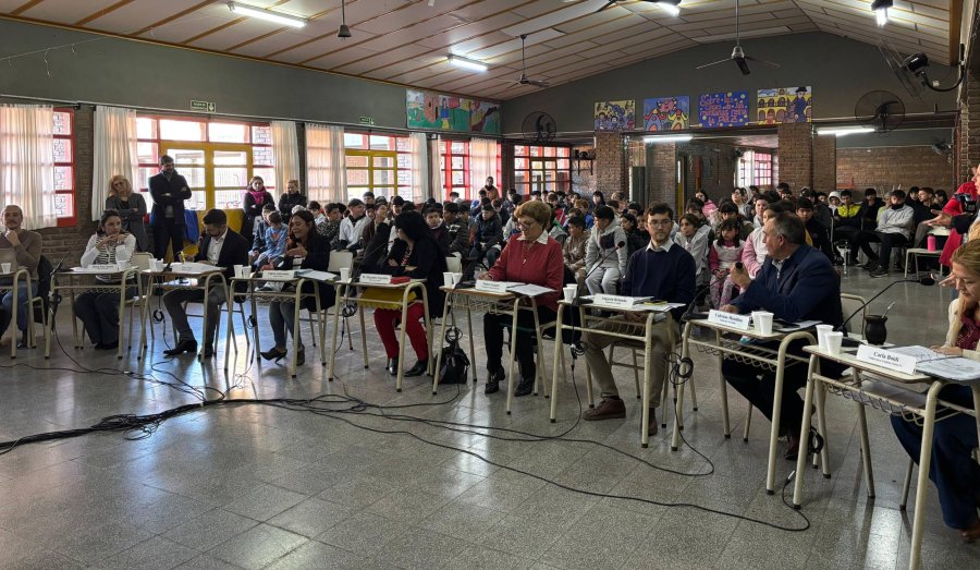 El sal&oacute;n de actos de la Escuela primaria Juan Domingo Per&oacute;n fue sede de la sesi&oacute;n del Concejo Municipal.