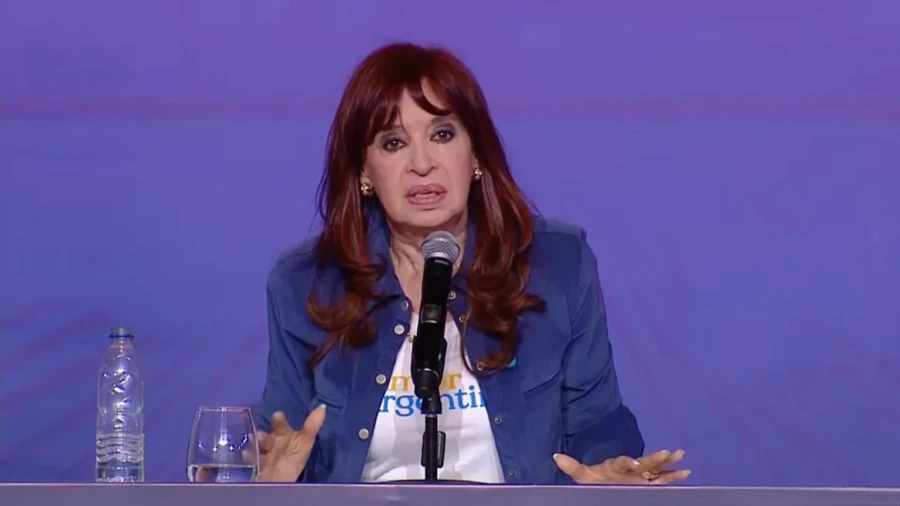 La Corte Suprema tiene en “revisión” el expediente de la ex presidenta Cristina Kirchner .