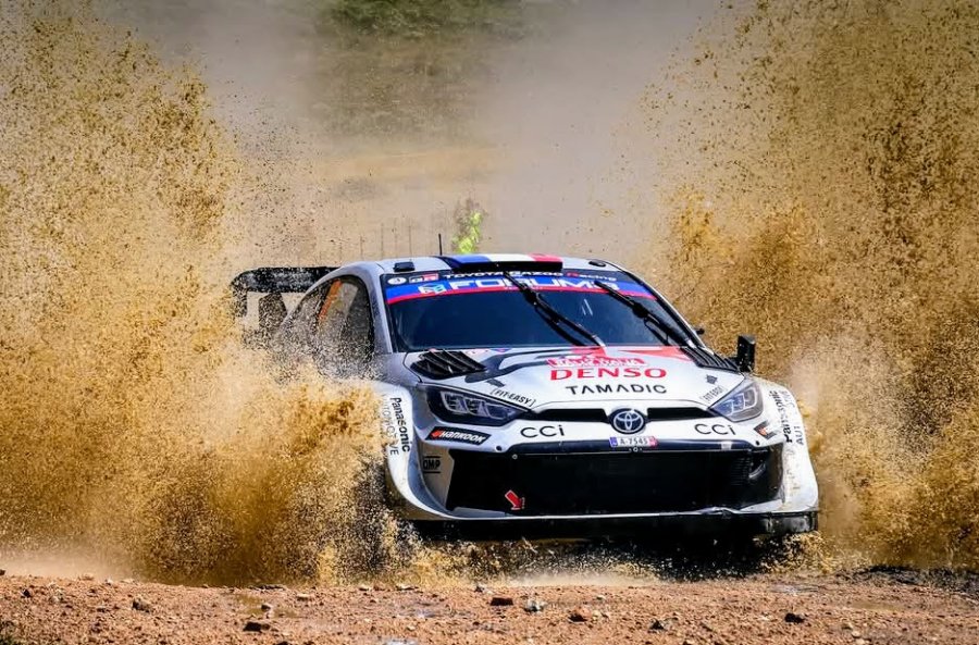 Sébastien Ogier encabeza las posiciones con el Toyota Yaris.