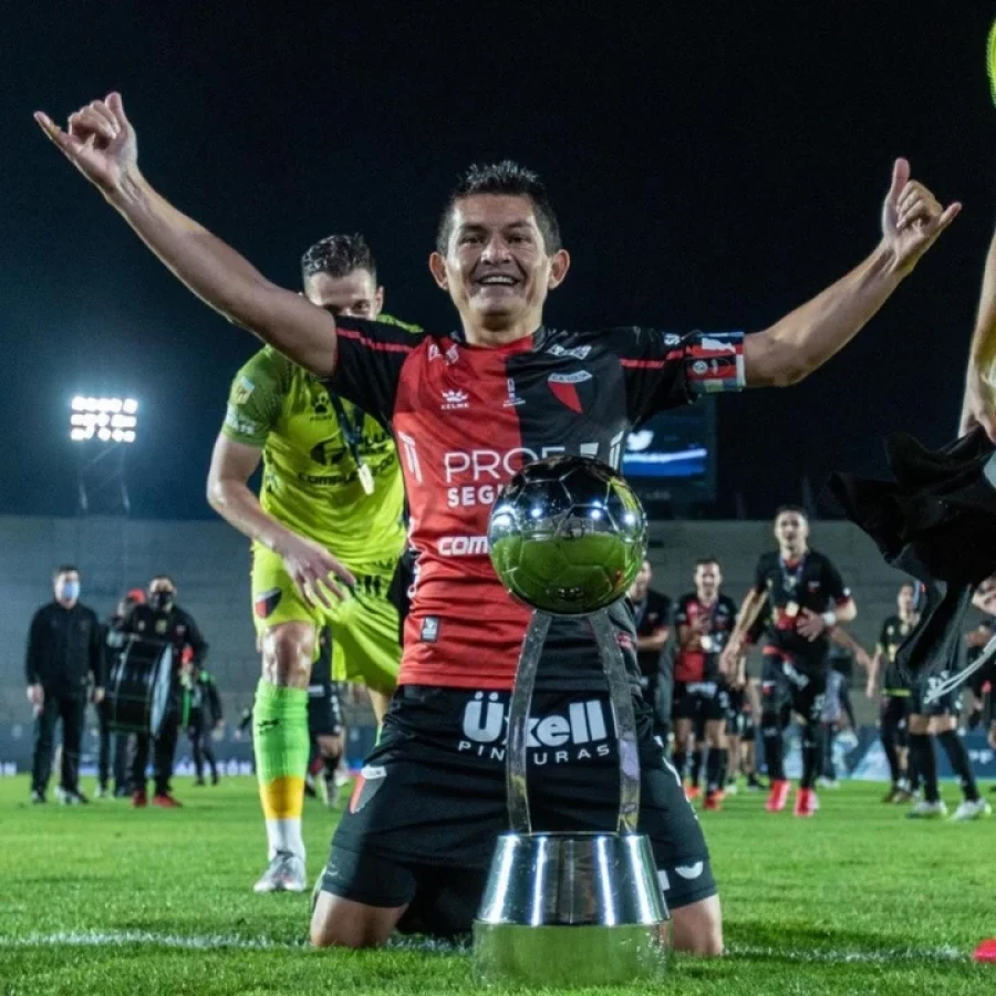 CARIÑO. El que siente Rodriguez por Colón.