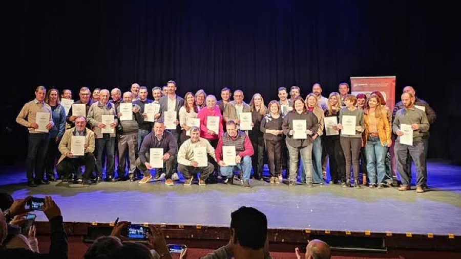 Los jefes comunales que suscribieron el acuerdo.