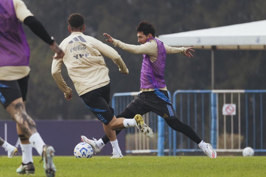 Práctica en Ezeiza con Messi como bandera: el 10 sería titular ante Colombia