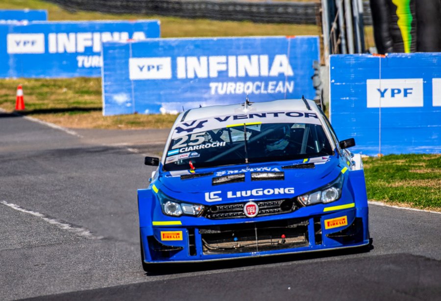 Marcelo Ciarrocchi ganó con el Fiat Cronos en Rosario.