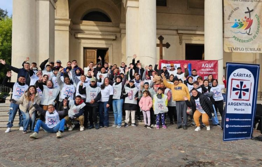 Voluntarios de Cáritas que participaron en la colecta de Morón.