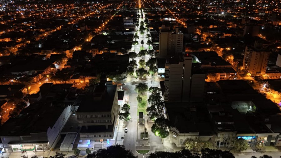 NUEVAS INTERVENCIONES. Se rwenovaron luces LED en calle Intendente Muriel, desde Bv. Yrigoyen hasta Constituci&oacute;n; y en calle Maggi, desde Geuna hasta las v&iacute;as del ferrocarril.