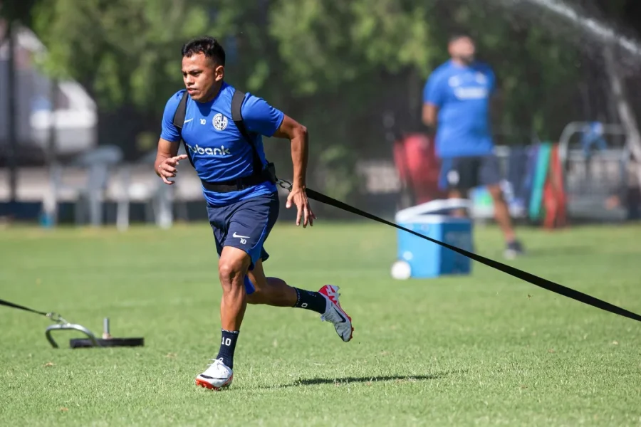 Nahuel Barrios está a préstamo en Barracas Central desde San Lorenzo.