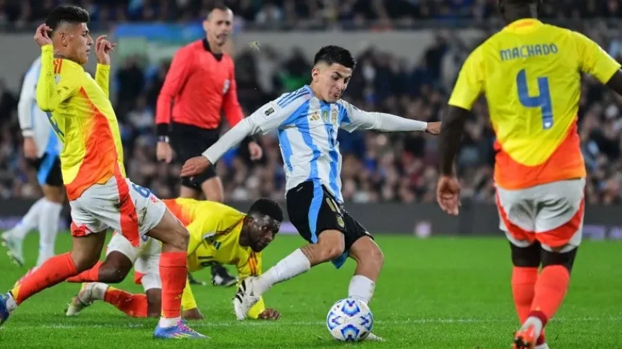 Argentina salvó un punto con diez ante Colombia por las Eliminatorias Sudamericanas