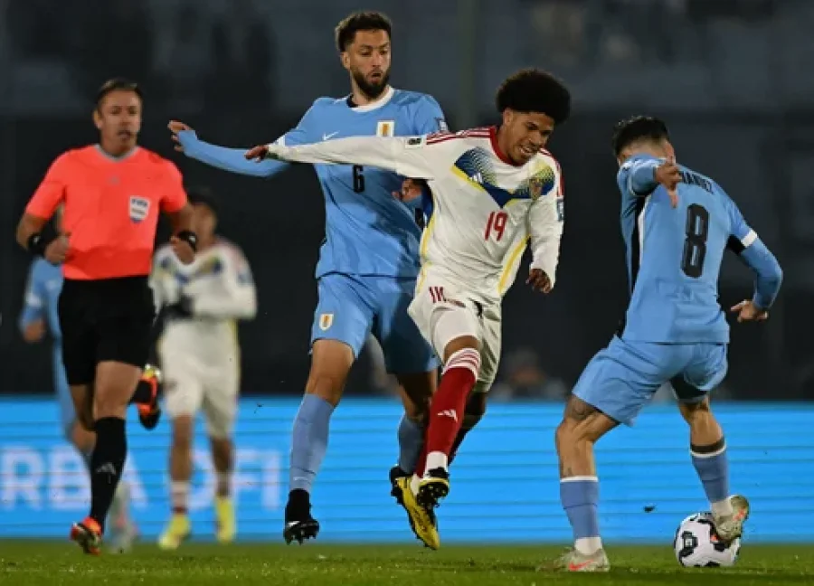 Uruguay le ganó a un rival directo como lo es Venezuela por 2 a 0