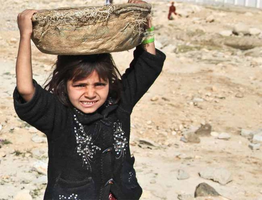 El trabajo infantil est&aacute; prohibido en el derecho internacional.