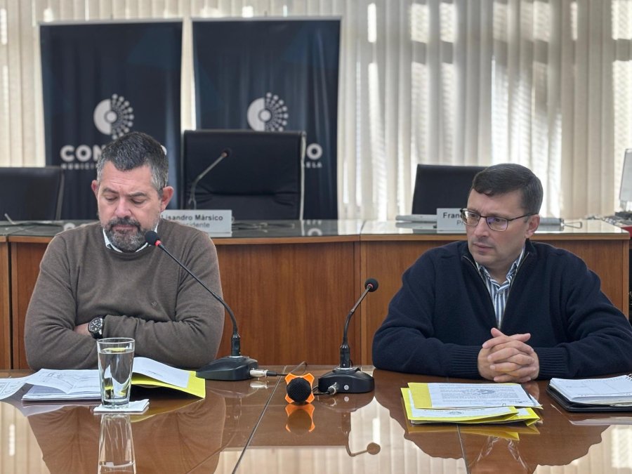 Bottero dijo que el Ejecutivo no est&aacute; de acuerdo con el proyecto opositor para ceder terrenos que pr&oacute;ximamente pasar&aacute;n a manos del Municipio a dos instituciones deportivas. (FOTO PRENSA CONCEJO)