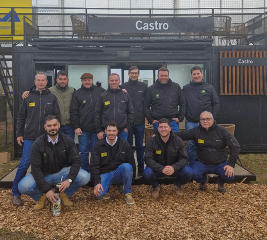 Parte del "team Castro" que estuvo en Agroactiva.