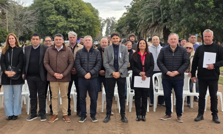 Un instante del acto en Las Palmeras.