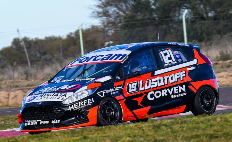 Nicolás Posco fue el mejor del viernes con el Ford Fiesta Kinetic.