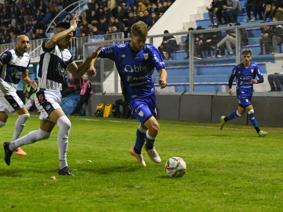 LA CREMA MANTIENE EL INVICTO EN EL MONUMENTAL